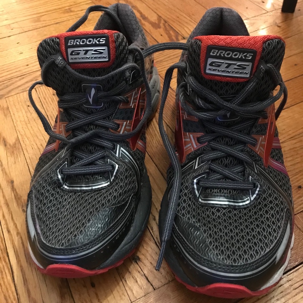 Women’s Brooks Adrenaline 17 Sneakers